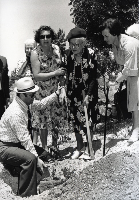 Baumpflanzungszeremonie zu Ehren von Hendrik und Margarete Pouw. Yad Vashem, 02.05.1978 - Quelle: The Righteous Among The Nations