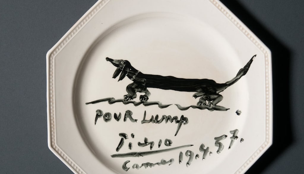 Keramikteller - von Pablo Picasso gemalt und Lump, dem Dackel von David Douglas Duncan, gewidmet